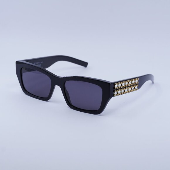 🕶️ New Givenchy GV40077I 01A Sunglasses - Shiny Black and Studs Frame - Picture 1 of 9